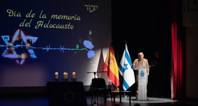 Trescientos jóvenes de Majadahonda asisten al acto conmemorativo de la Memoria del Holocausto
