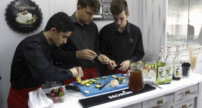 El IES María de Zayas celebra su segunda feria turística y gastronómica