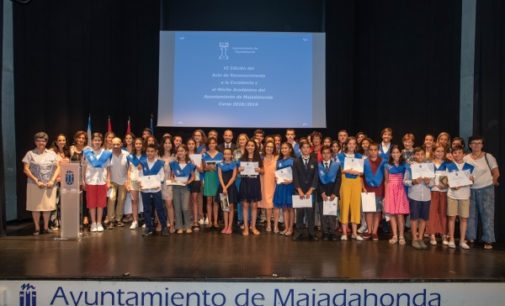 El Ayuntamiento premia la excelencia académica de 49 alumnos de Majadahonda