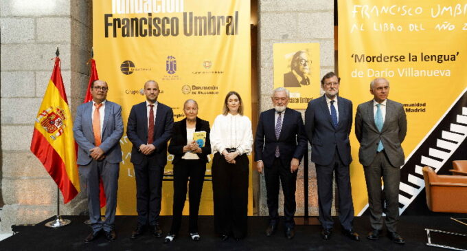 Entrega del “Premio Francisco Umbral al Libro del Año” a Darío Villanueva por «Morderse la lengua»