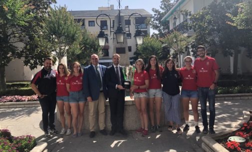 Majadahonda: El alcalde recibe al equipo femenino de Rugby 7, ganadora de la Copa Reina