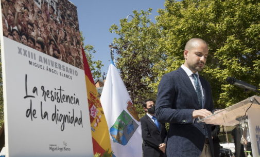 Álvarez Ustarroz reafirma el “compromiso inquebrantable” de Majadahonda con la democracia y la libertad