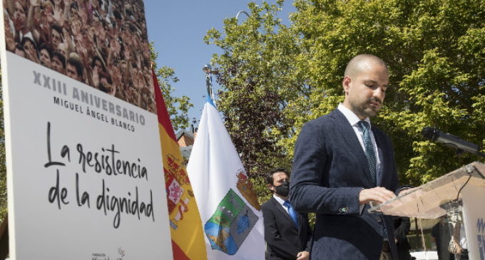 Álvarez Ustarroz reafirma el “compromiso inquebrantable” de Majadahonda con la democracia y la libertad