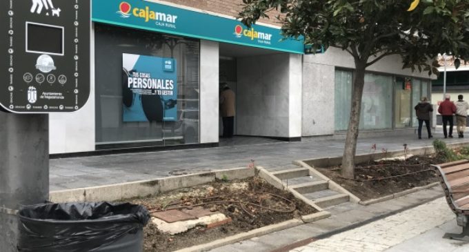Majadahonda: El Ayuntamiento instala nuevos dispensadores de bolsas para recoger los excrementos caninos