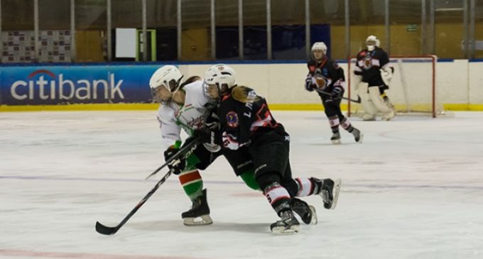 El equipo femenino de Hockey Hielo se alza con la Liga y la Copa de la Reina
