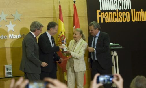 Antonio Soler recoge el Premio Umbral al Libro del Año por “Sur”