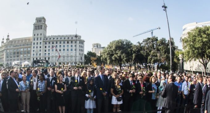 Cifuentes apela a la unidad para plantar cara al terrorismo