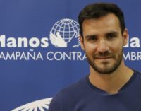 Saúl Craviotto viaja a Mozambique para conocer y participar en los proyectos educativos de Manos Unidas