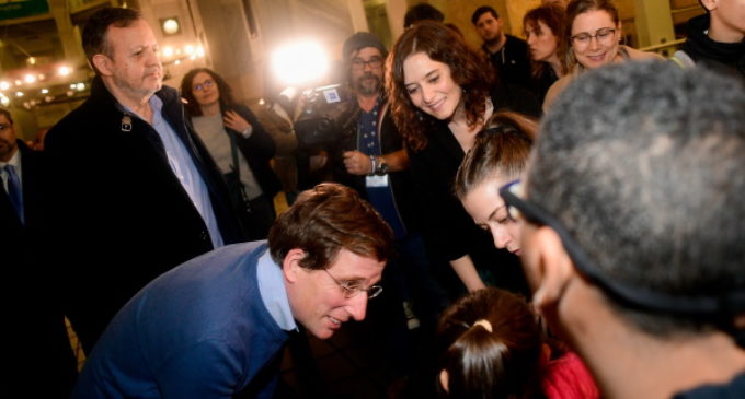 Menores tutelados por la Comunidad de Madrid disfrutan de la Navidad en la capital