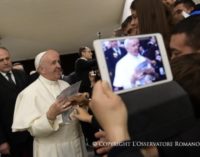 El Papa explica que la vida del hombre no es “una crónica aséptica de acontecimientos”