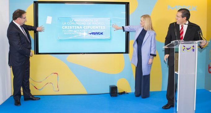 Cifuentes ha inaugurado la ampliación de la planta de biotecnología de la farmacéutica Merck en Tres Cantos