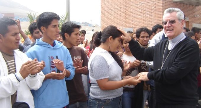 Mons. Irízar Campos: El ‘Obispo charapa’ que vive en el corazón de los peruanos