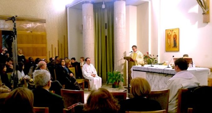 Monseñor Viganò a los periodistas: ‘No fomentar las divisiones sino la cultura del encuentro’