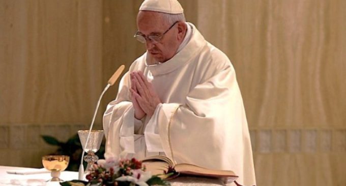 Francisco celebra una misa por las víctimas del terremoto de Amatrice