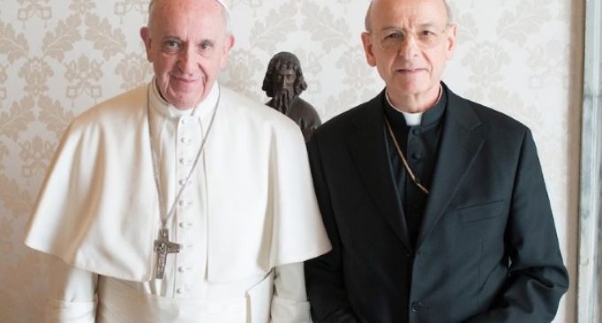 Francisco al prelado del Opus Dei: prioridad a las ‘periferias’ profesionales y de la clase media