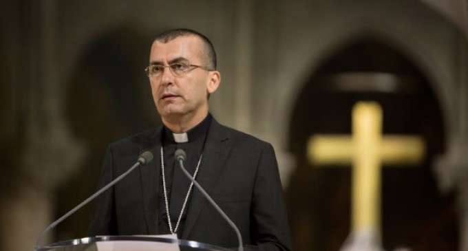 El Arzobispo de Mosul, Mons. Emil Nona, solicita ayuda para los refugiados que huyen de los yihadistas
