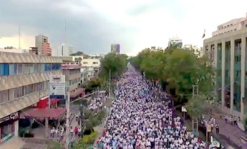 Cientos de miles de personas se manifiestan en México a favor de la familia
