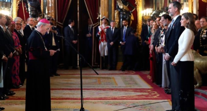 El nuncio apoya al Rey: «España es una realidad a la que no se debe renunciar»