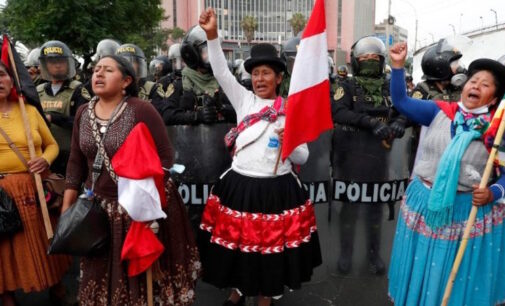 Obispos de Perú ofrecen mediación para superar la crisis política y social