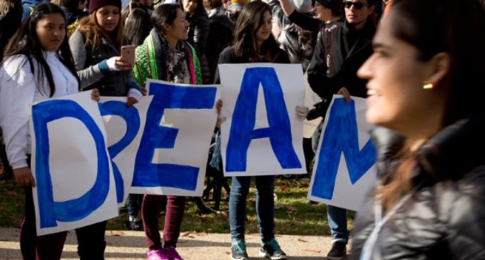 Obispos de EE.UU. a Trump: no perjudique a unos inmigrantes a cambio de ayudar a otros