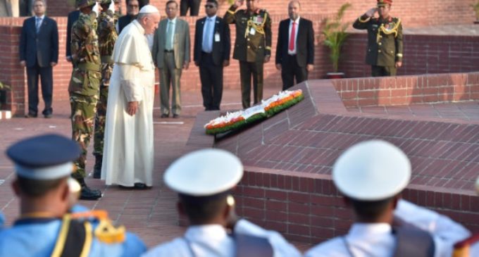 Bangladesh: Visita del Papa al Monumento de los Mártires de Savar
