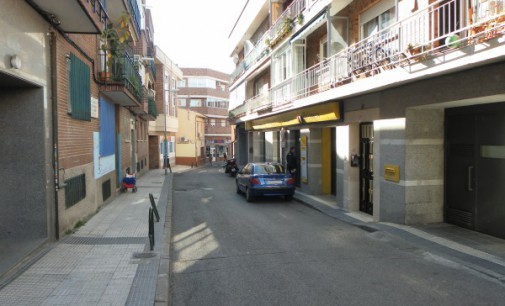 El Ayuntamiento ejecuta obras de mejora del entorno de la oficina de Correos de la calle Oriente