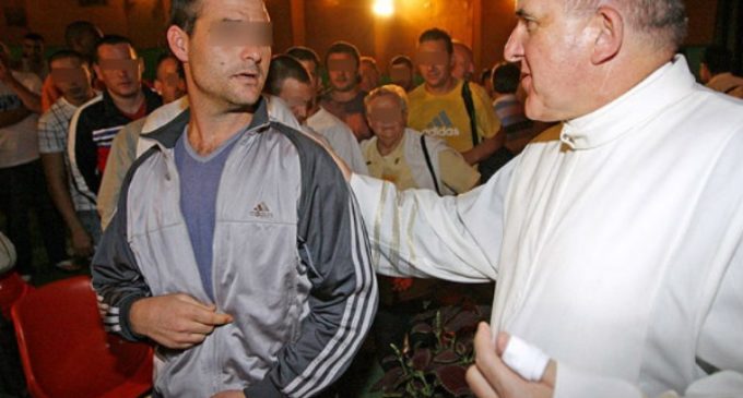 La Iglesia acompaña a unos 60.000 presos en las cárceles españolas