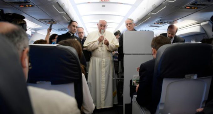 El Papa asegura que “no es justo identificar el islam con la violencia”