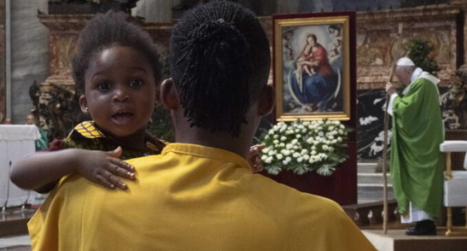 Papa Francisco: Los migrantes, “símbolo de todos los descartados de la sociedad globalizada”