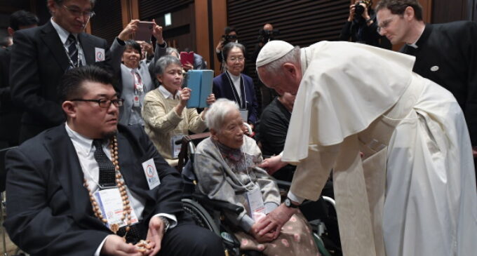 Papa a las víctimas del triple desastre en Japón: “Nadie puede volver a empezar solo”