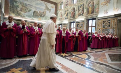 El Papa al Tribunal de la Rota: No encerréis la salvación de las personas dentro de las constricciones del legalismo
