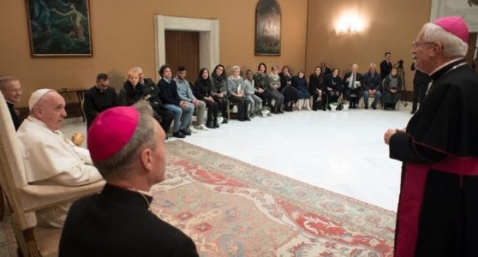 El Papa agradece a los familiares de las víctimas del atentado en Dacca su actitud de perdón