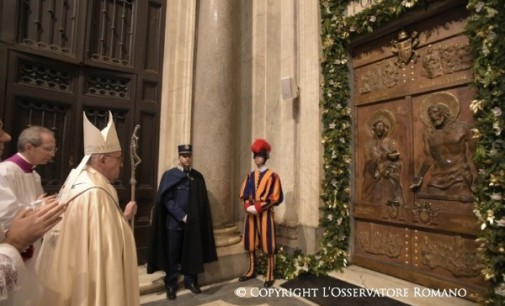 Francisco abre la Puerta Santa de Santa María la Mayor