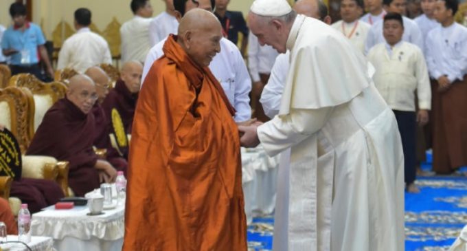 Myanmar: El Papa se encuentra con el Consejo budista ‘Sagha’