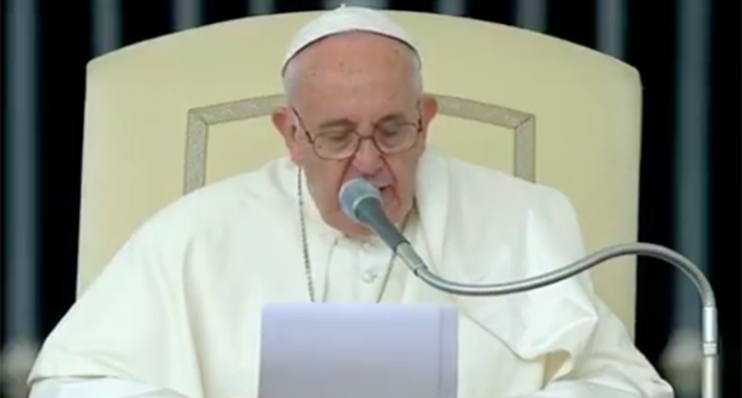 No engañen a los jóvenes con “sexo seguro”, pide el Papa Francisco en Amoris Laetitia