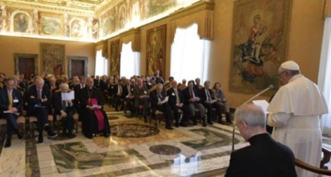 El Papa: «Falta voluntad política para acabar con la carrera armamentista»