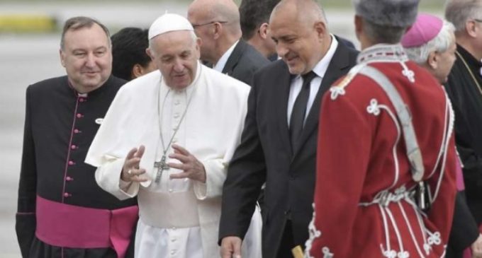 El Papa pide a Bulgaria que no cierre los ojos ni las manos a los migrantes