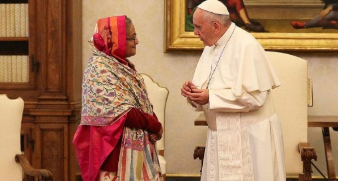 El Papa pide «una solución justa y duradera» para el drama de los rohingyá
