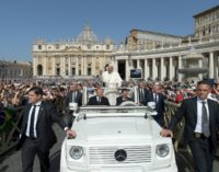 El Papa pide «unidad» y «no tener miedo a la diversidad»