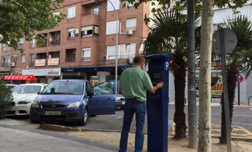 El Ayuntamiento ofrece treinta minutos adicionales de aparcamiento regulado durante el periodo navideño
