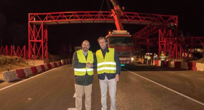 Nueva pasarela para reforzar la seguridad vial de las carreteras de la Comunidad de Madrid