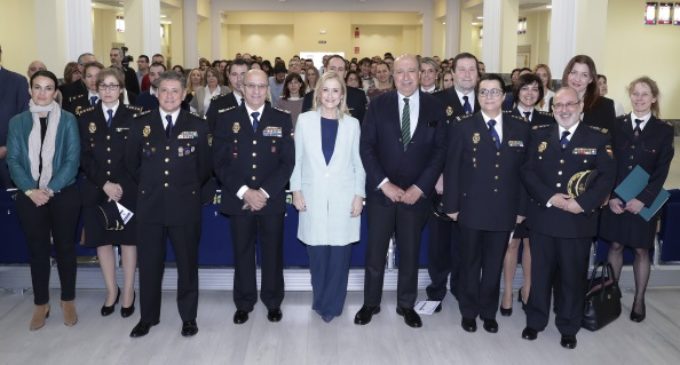 Cifuentes condena la violencia de género como la peor forma de desigualdad que sufre la sociedad