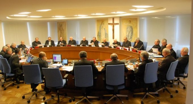 La Permanente de la Conferencia Episcopal Española: La ley LGTBI vulnera «los derechos de la persona»