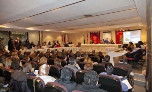 El PP vota contra la moción de Podemos Majadahonda pidiendo el indulto para la tuitera Cassandra Vera