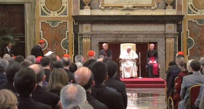 Francisco entrega el Premio Ratzinger: ‘Expresamos también nuestro gran cariño hacia Benedicto XVI’