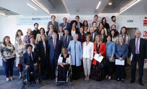 Cifuentes subraya el compromiso del Gobierno regional con la integración de las personas que más lo necesitan