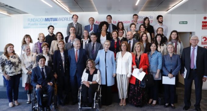 Cifuentes subraya el compromiso del Gobierno regional con la integración de las personas que más lo necesitan