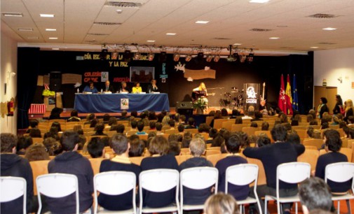 Majadahonda: Entrega de los premios escolares de ‘Paz y Cooperación’ en el colegio Caude