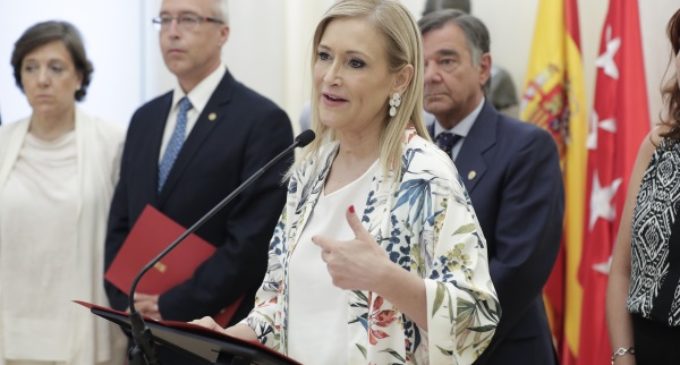 Cifuentes apuesta por la profesionalización de la gestión sanitaria