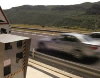 Tráfico sanciona cada minuto a seis conductores por exceso de velocidad